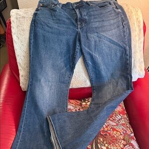 Lucky Brand Sweet mid rise flare